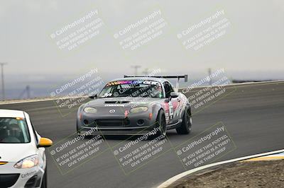 media/Jan-26-2025-CalClub SCCA (Sun) [[cfcea7df88]]/Group 5/Race/